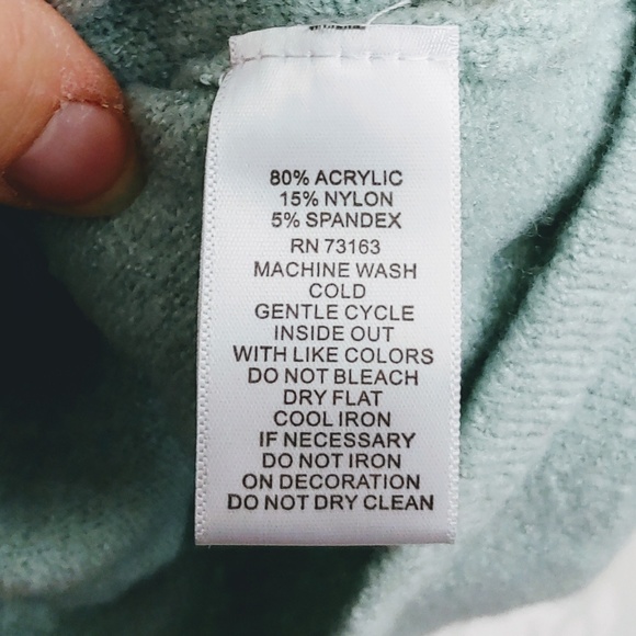 Cable & Gauge Embellished Crew Neck Sweater - Picture 5 of 6